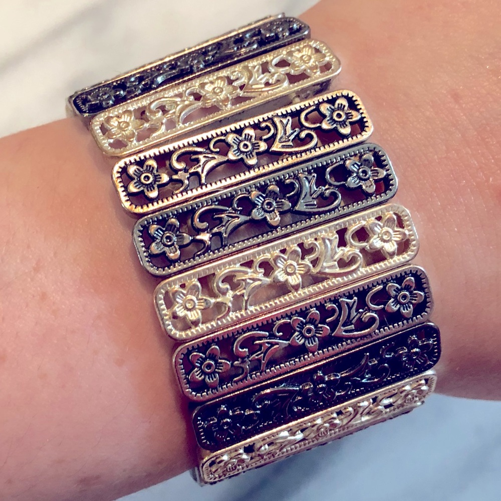 Stretch bracelet!